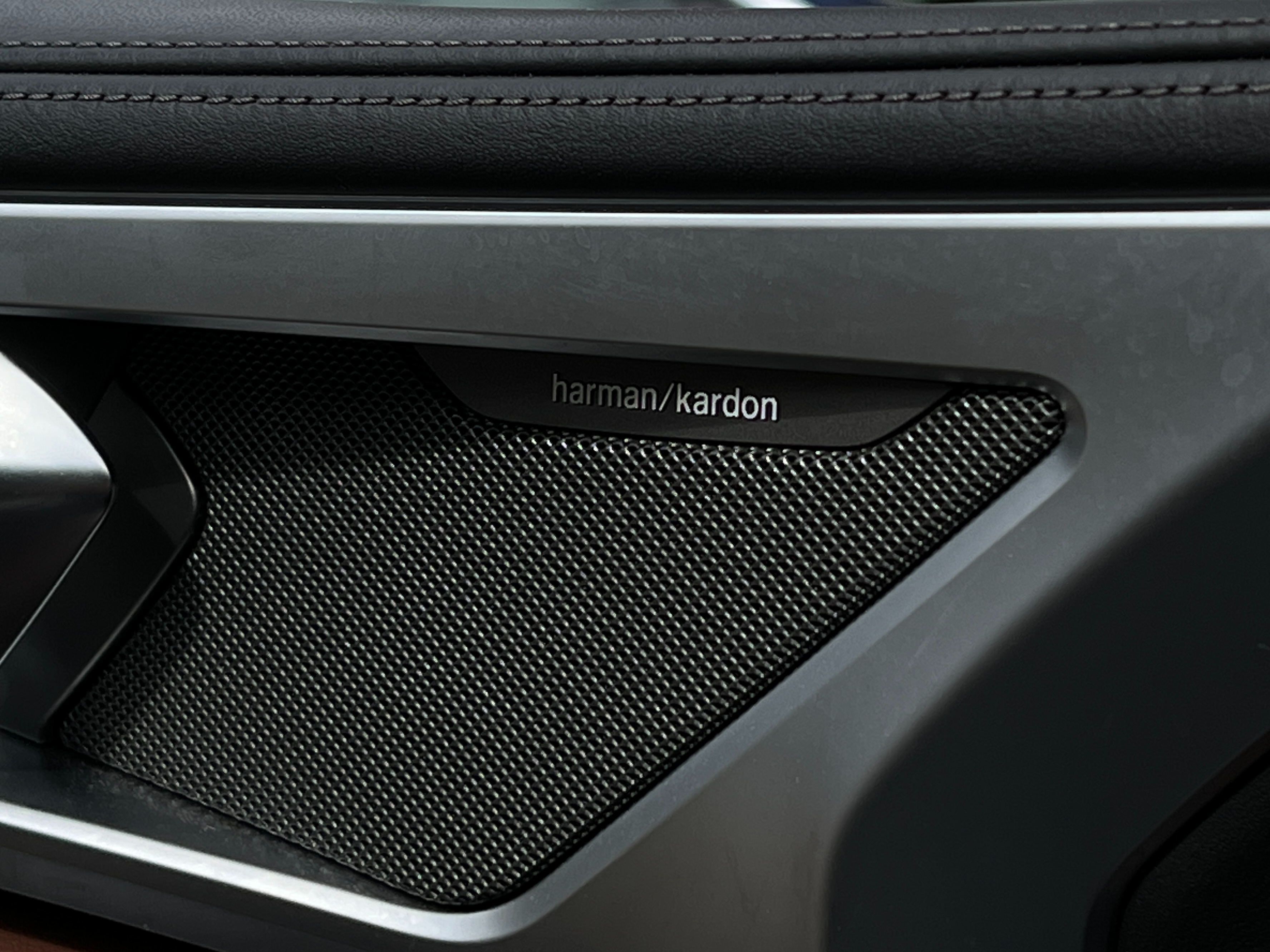 2020 BMW m850i - Image 10